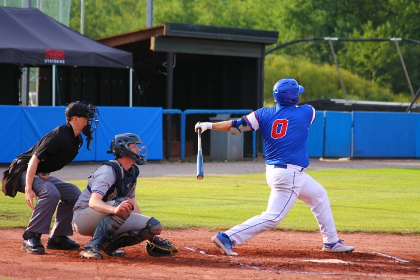 thumbnail_Joe Rollwagen batting.jpg